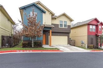 Room in Condo on Red Bud Ridge Ln in Austin, TX - Building Photo - Building Photo