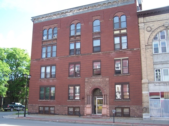 274 N Main St in Herkimer, NY - Building Photo