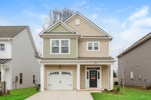 120 Highland Park Ct in Easley, SC - Building Photo