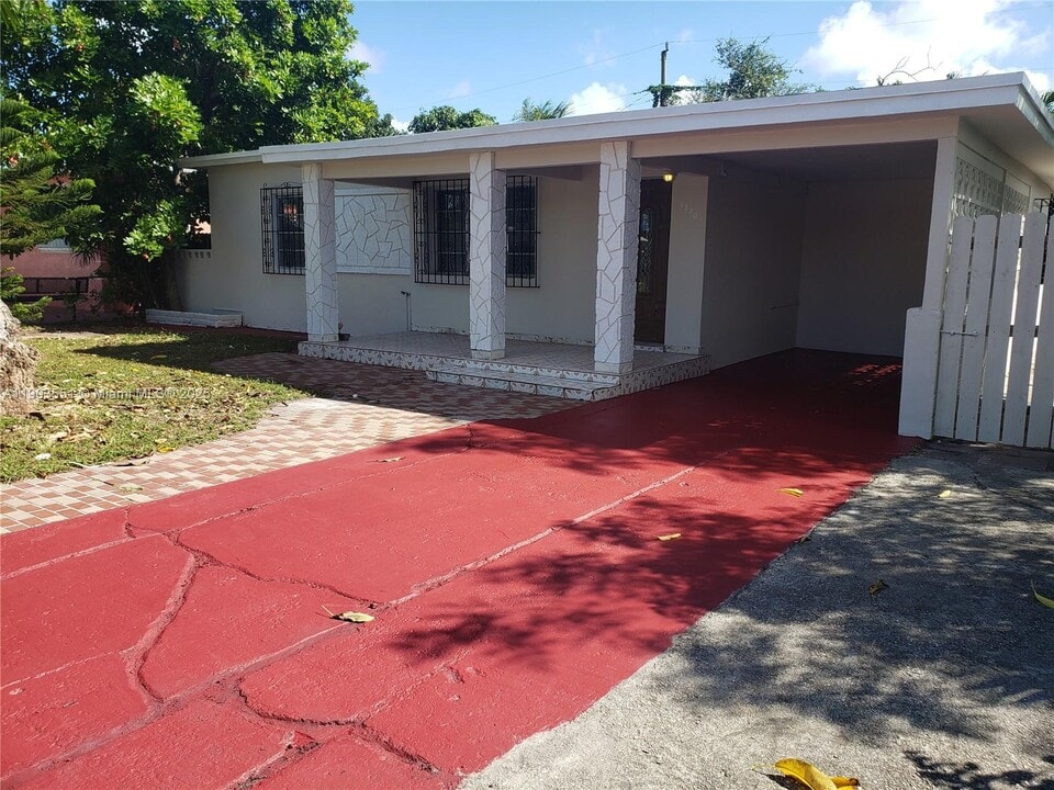 1370 NW 116th Terrace in Miami, FL - Building Photo
