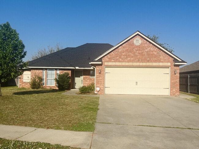 2833 Busheywood Dr in Yukon, OK - Building Photo - Building Photo