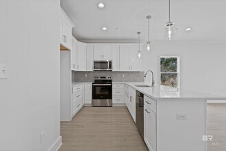 501 Cotton Creek Dr in Gulf Shores, AL - Building Photo - Building Photo