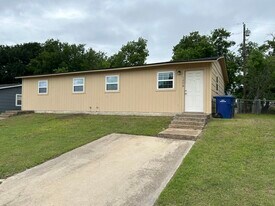 1206 S 3rd St in Copperas Cove, TX - Building Photo