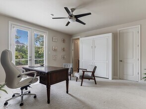 2032 Fannin Station S in Houston, TX - Building Photo - Building Photo