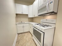 1425 W Wilson Ave, Unit 2R in Chicago, IL - Building Photo - Building Photo