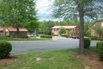 Rochelle Manor Apartments in Durham, NC - Building Photo - Building Photo