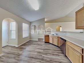 5248 Gobel Dr, Unit 04204 in Groveport, OH - Foto de edificio - Building Photo