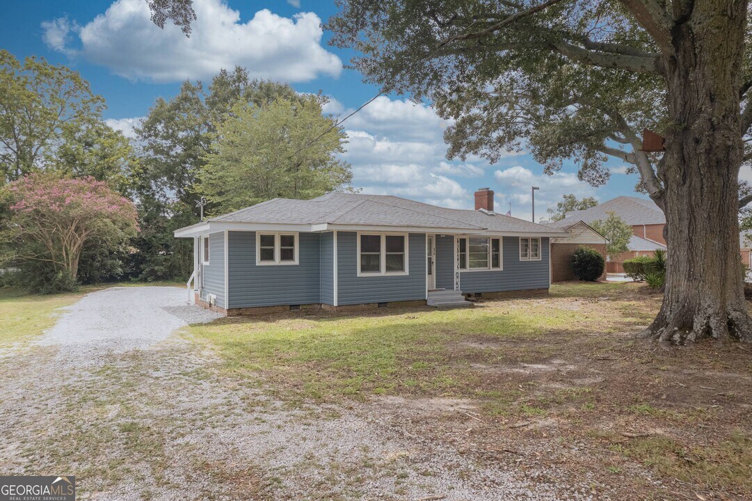 478 E Johnson St in Hartwell, GA - Building Photo