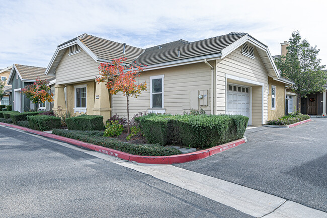 1350 Amarone Way in Santa Maria, CA - Foto de edificio - Building Photo