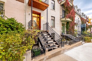 1043 Saint-Hubert Rue in Montréal, QC - Building Photo