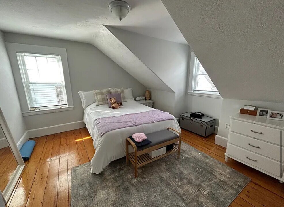 68 Willow Ave, Unit 2 in Somerville, MA - Building Photo