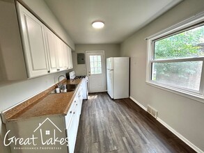 8112 Hudson Ave in Warren, MI - Building Photo - Building Photo