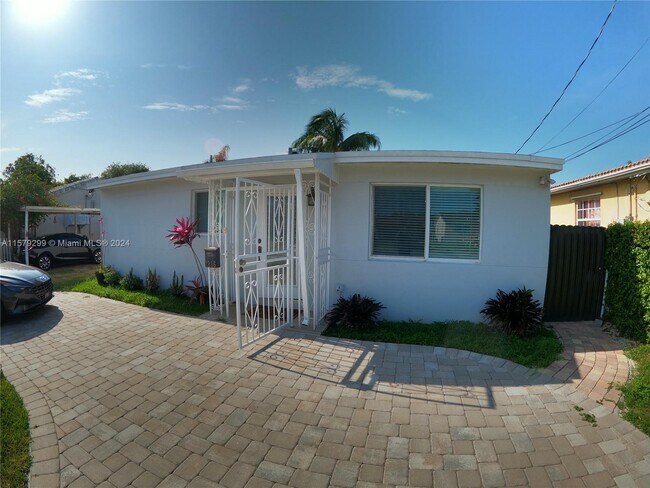 2236 Grant St-Unit -F in Hollywood, FL - Foto de edificio - Building Photo