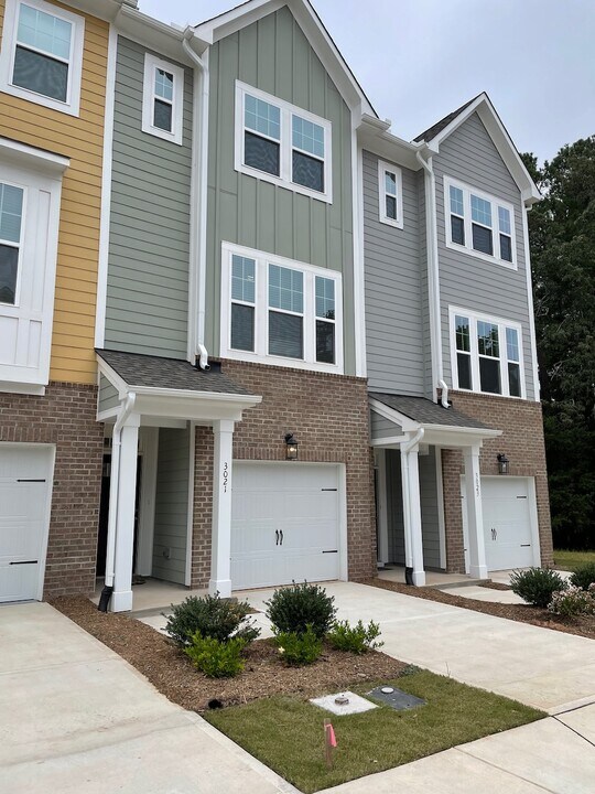 3021 Worthy Way in Durham, NC - Building Photo