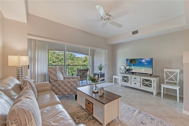 property at 992 Woodshire Ln