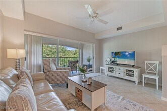 992 Woodshire Ln in Naples, FL - Building Photo - Building Photo