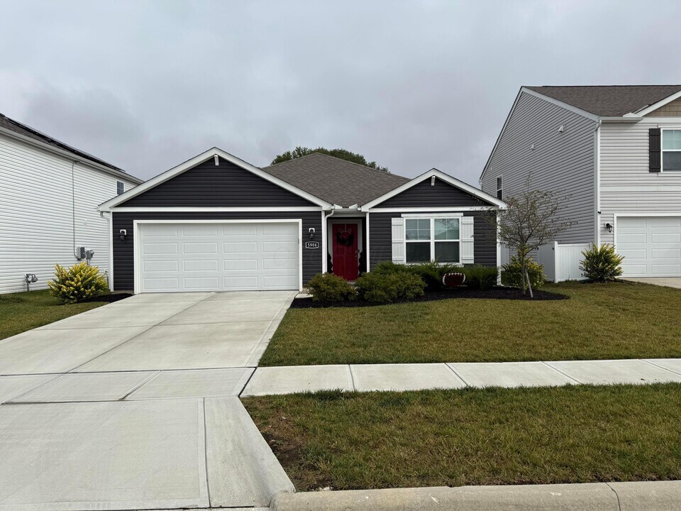5904 Annaberg Dr in Columbus, OH - Foto de edificio