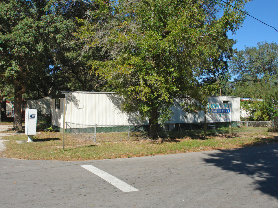 647 Crestview Ave in Niceville, FL - Building Photo