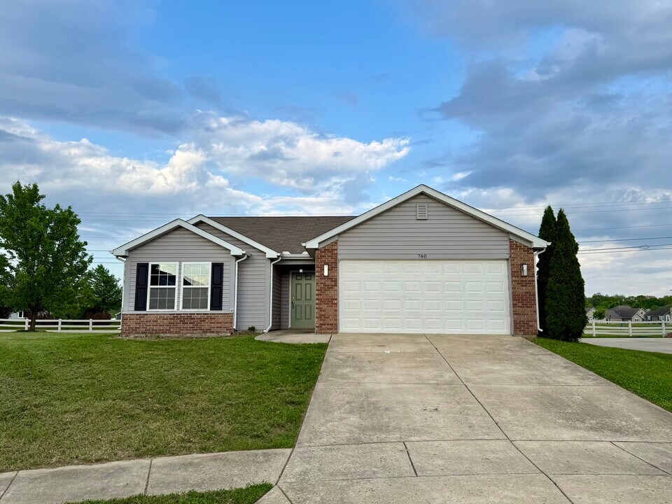 740 Amos Ct in West Lafayette, IN - Building Photo