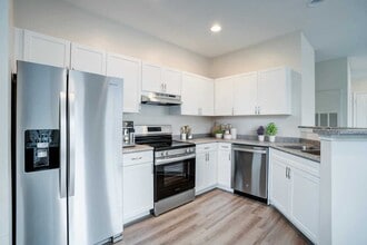 The Alcove at Birkdale Village in Huntersville, NC - Foto de edificio - Building Photo