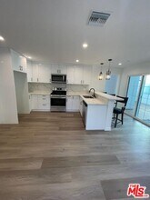 4522 Mammoth Ave in Los Angeles, CA - Building Photo - Building Photo