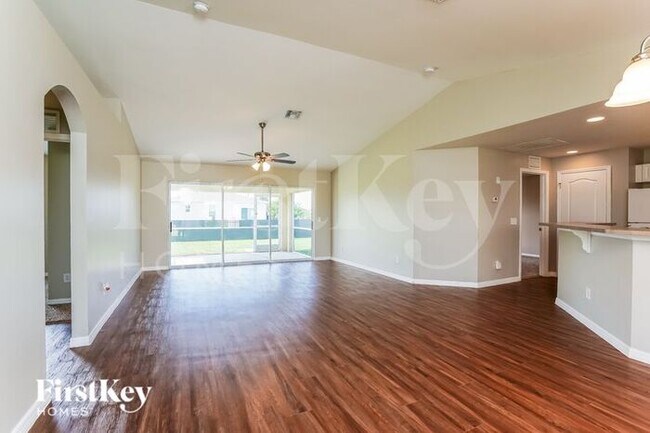 4201 19th St SW in Lehigh Acres, FL - Building Photo - Building Photo
