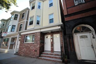 136 Chelsea St, Unit 3 in Boston, MA - Building Photo