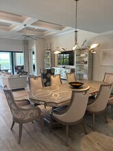 9574 Everglades Dr in Naples, FL - Foto de edificio - Building Photo