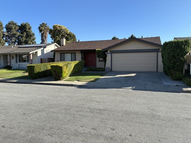 property at 35471 Ronda Ct