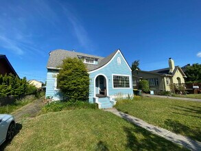 2519 Dean Ave in Bellingham, WA - Building Photo - Building Photo