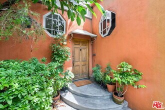 1448 Laurel Ave in Los Angeles, CA - Building Photo - Building Photo