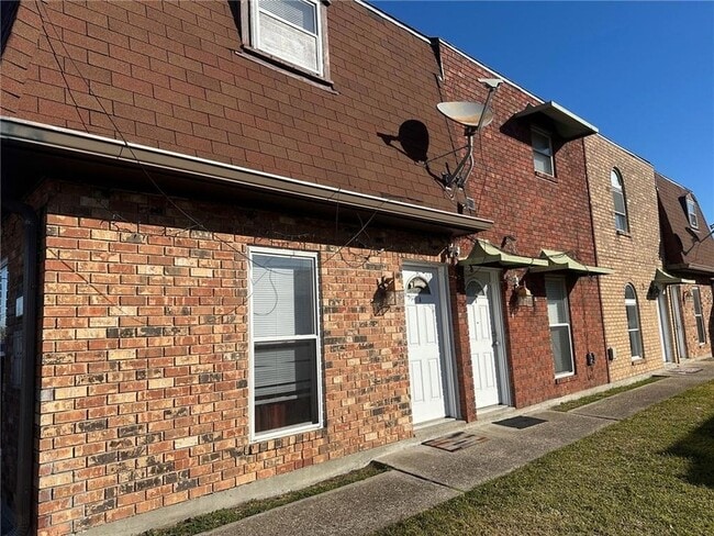 4421 Herrmann St in Metairie, LA - Foto de edificio - Building Photo