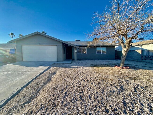 432 Summit Dr in Henderson, NV - Building Photo - Building Photo