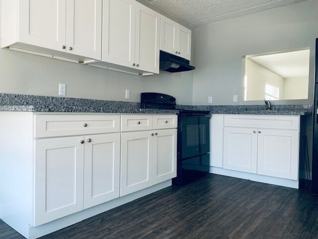 6525 Deeb St in Port Richey, FL - Building Photo