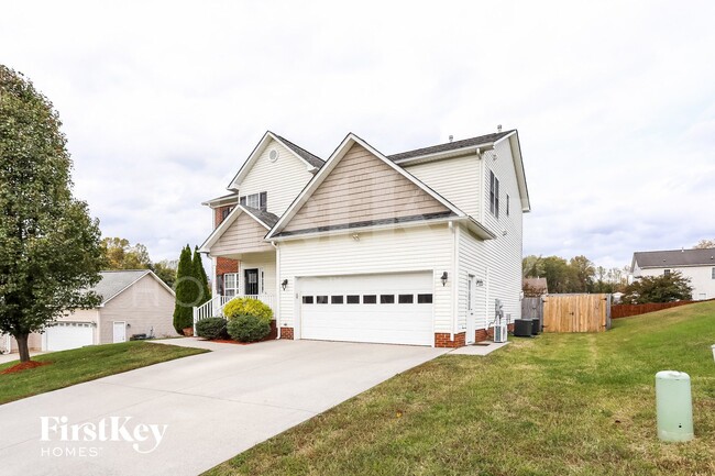 413 Water Mill Ct in Kernersville, NC - Foto de edificio - Building Photo