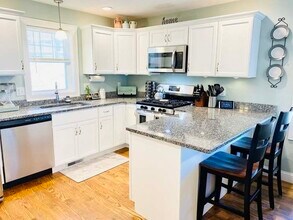 32 John St, Unit John Street Home in Taunton, MA - Building Photo - Building Photo