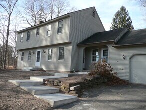 195 Bushy Hill Rd in Simsbury, CT - Building Photo - Building Photo