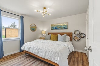 13352 17th Ave NE in Seattle, WA - Building Photo - Building Photo