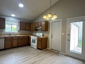 198 W 18th St in Lombard, IL - Building Photo - Building Photo