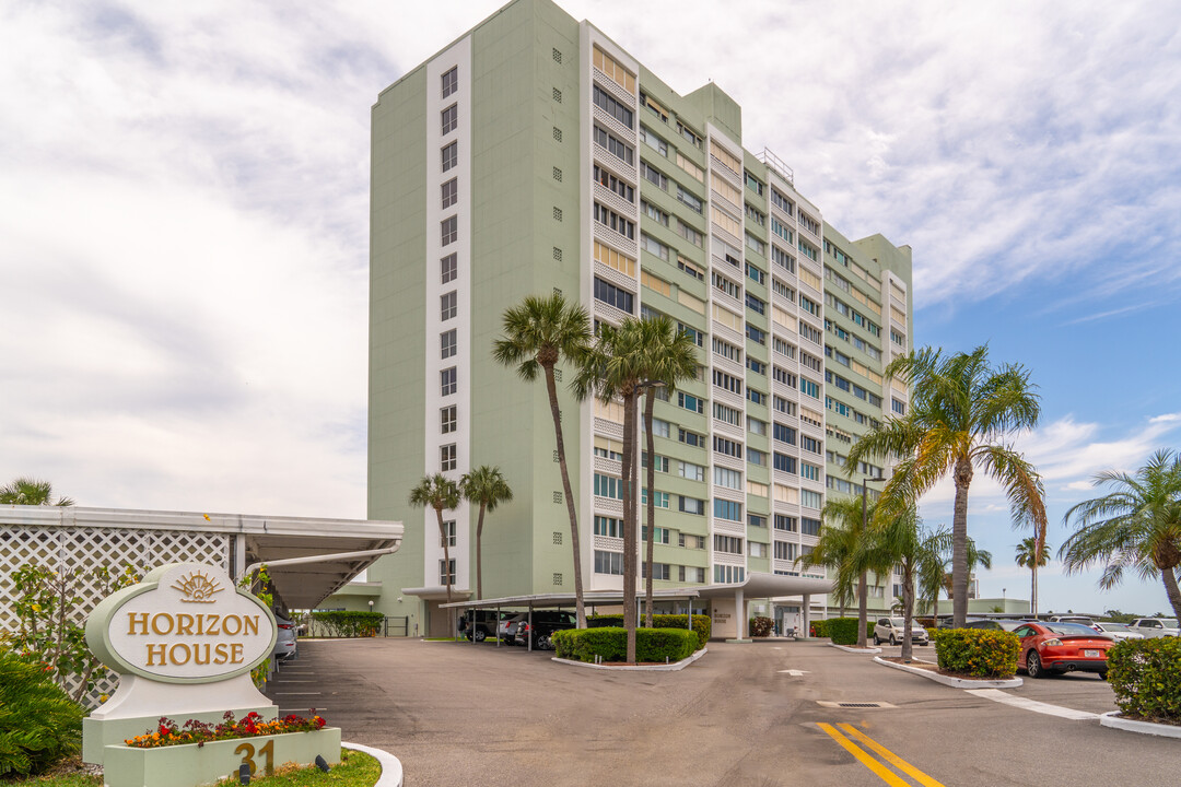 Horizon House in Clearwater, FL - Building Photo