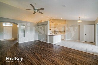 1627 Powder Ridge Dr in Valrico, FL - Building Photo - Building Photo