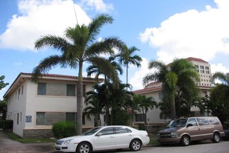 Santillane Apartments in Coral Gables, FL - Building Photo - Building Photo