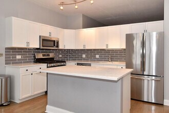 1001 W Madison St in Chicago, IL - Building Photo - Building Photo