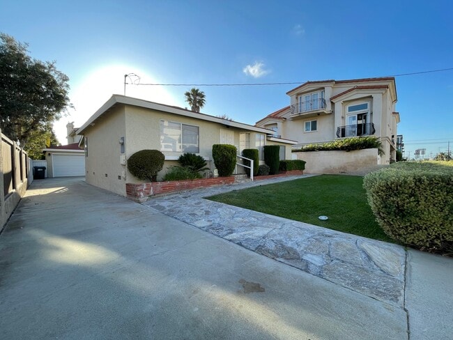 property at 1607 Phelan Ln
