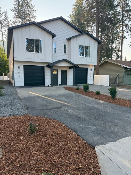 2016 N 12th St in Coeur d'Alene, ID - Foto de edificio