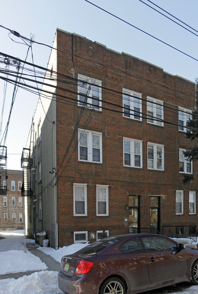 235 Lexington Ave in Jersey City, NJ - Building Photo - Building Photo