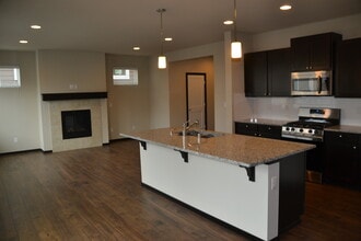 3372 Inverness St in Mount Vernon, WA - Building Photo - Building Photo