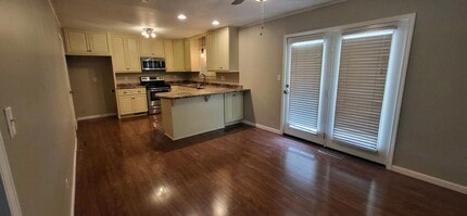 1216 S Prince Ln in Springfield, MO - Foto de edificio - Building Photo
