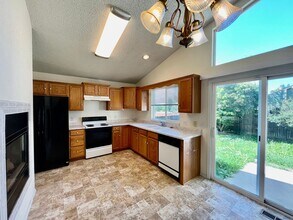 6157 Bow River Dr in Colorado Springs, CO - Foto de edificio - Building Photo