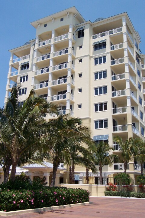 The Orchid Beach Club in Sarasota, FL - Building Photo